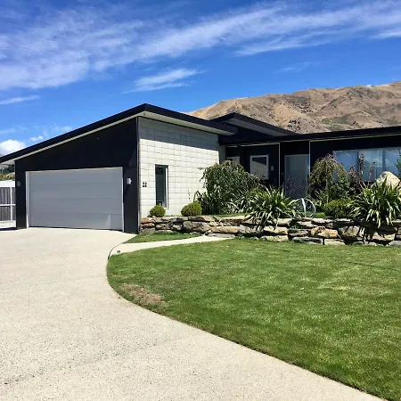 Ruby\'S Lake Wanaka